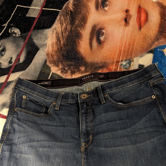 Sky high skinny torrid premium Plus 20 stretchy medium blue jeans pre-owned - Picture 7 of 9